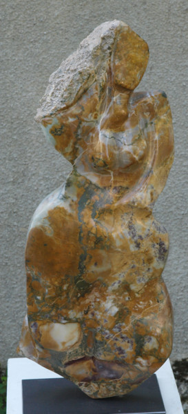 Escultura titulada "Olivia" por Maryvonne Lorgeré, Obra de arte original, Piedra