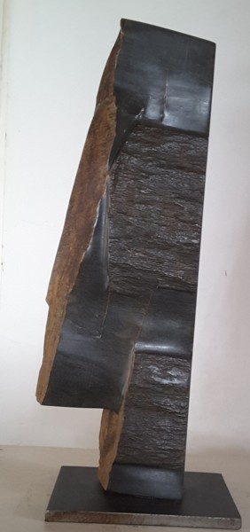 Skulptur mit dem Titel "Cendre" von Maryvonne Lorgeré, Original-Kunstwerk, Stein