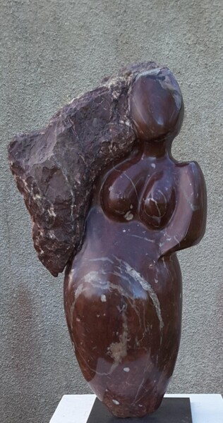 Sculptuur getiteld "Rosy" door Maryvonne Lorgeré, Origineel Kunstwerk, Steen