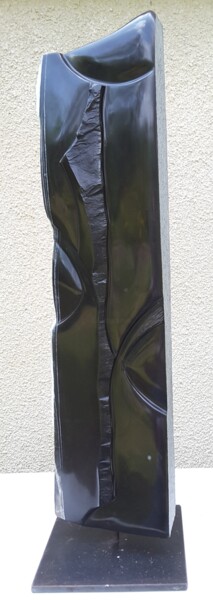 Sculpture titled "Convergences" by Maryvonne Lorgeré, Original Artwork, Stone