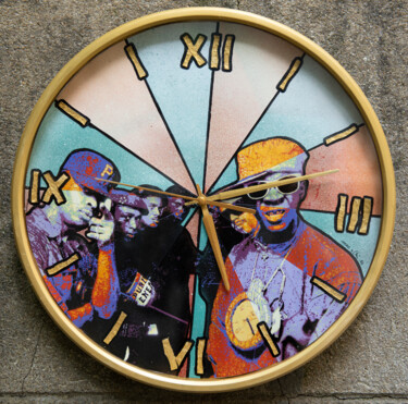 Painting titled "Clock Public Enemy" by Mat Elbé, Original Artwork, Stencil Mounted on Other rigid panel