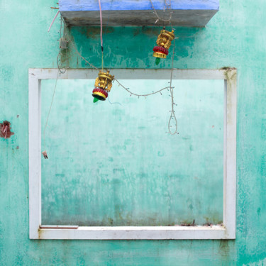 Fresh frame (in série "Réinstallations") Photography titled "Fresh frame (in sér…" by Mathieu Coquerelle, Original Art, Digital Photography Mounted on Aluminium