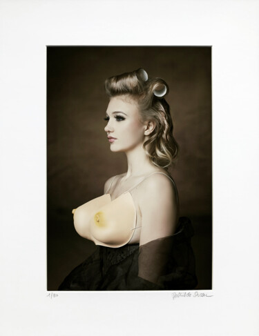 Photography titled "Sex-symbol" by Mathilde Oscar, Original Artwork, Digital Photography Mounted on Cardboard