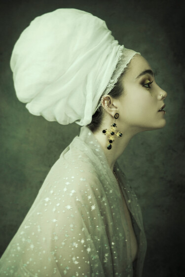 Photography titled "The High Priestess" by Mathilde Oscar, Original Artwork, Digital Photography