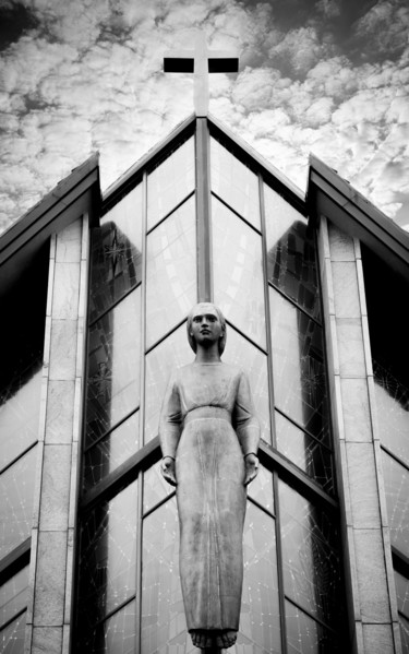 Fotografie mit dem Titel "Christian Gothic" von Matt Kohnen, Original-Kunstwerk, Digitale Fotografie