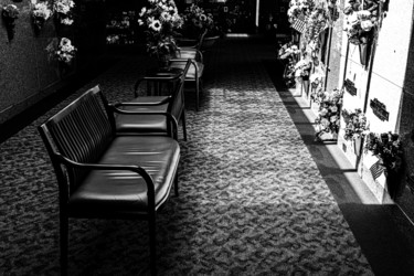 Fotografía titulada "The Waiting Room" por Matt Kohnen, Obra de arte original, Fotografía digital