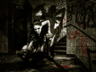 Fotografie getiteld "Vampir im Untergrund" door Matthias Christof Barisch, Origineel Kunstwerk, Gemanipuleerde fotografie
