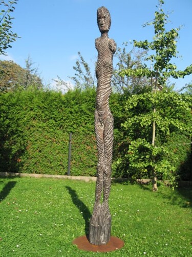 Skulptur mit dem Titel "Wächterin" von Matthias Trott, Original-Kunstwerk, Holz