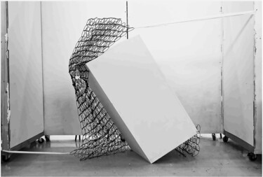 Rzeźba zatytułowany „ressorts et socle” autorstwa Maud Goldberg, Oryginalna praca, Drut