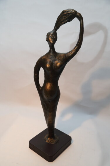 Sculpture titled "Gioco dei capelli" by Mauro Vaccai, Original Artwork, Clay