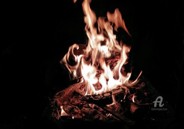 Photographie intitulée "feu de cheminée" par Martine Maury, Œuvre d'art originale, Photographie non manipulée