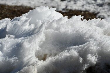 Photographie intitulée "neige ephémère" par Martine Maury, Œuvre d'art originale, Photographie non manipulée