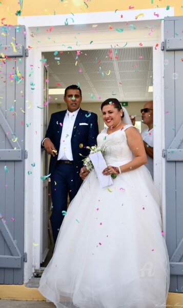 Photographie intitulée "Mariage : sortie de…" par Martine Maury, Œuvre d'art originale, Photographie numérique