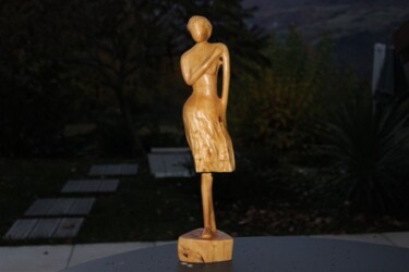 Sculpture titled "Femme fragile - en…" by Max Bernard, Original Artwork, Wood