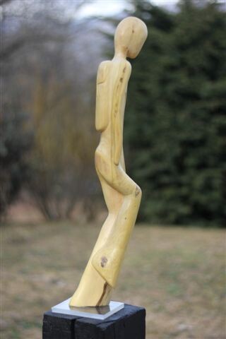 Sculpture intitulée "Marcheur déterminé…" par Max Bernard, Œuvre d'art originale, Bois