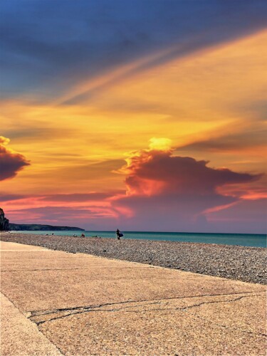 Photographie intitulée "Dieppe plage sunset" par Patrick Maze, Œuvre d'art originale, Photographie numérique