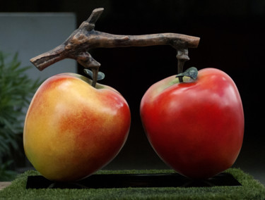 Sculpture intitulée "Grand duo de pommes" par Mazel-Jalix, Œuvre d'art originale, Bronze
