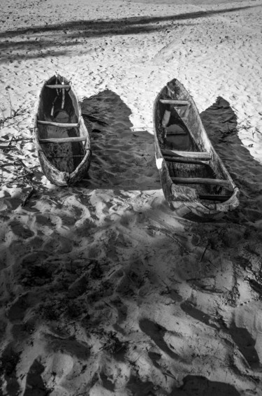Photographie intitulée "Les pirogues" par Anna Fratoni, Œuvre d'art originale