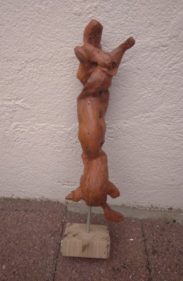 Sculpture intitulée "dans mes bras" par Martine Chatain Ottelé, Œuvre d'art originale, Bois