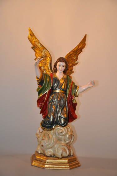 「Arcangel San Gabriel」というタイトルの彫刻 Carolina Silvaによって, オリジナルのアートワーク, ウッド