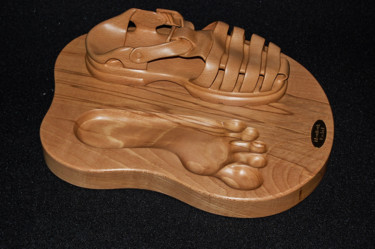 Sculpture titled "The Footprint" by Rachid Mouffok, Original Artwork, Wood