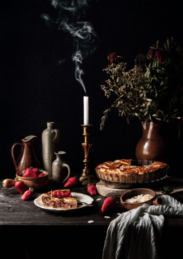 Fotografia intitulada "Tarte fraise-rhubar…" por Melancholya, Obras de arte originais, Fotografia digital