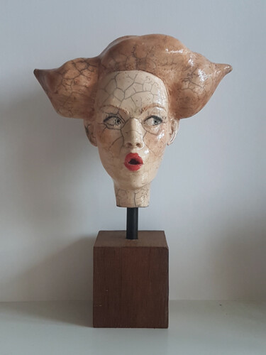 Sculpture titled "petite tête en raku" by Mélanie Bourget, Original Artwork, Ceramics
