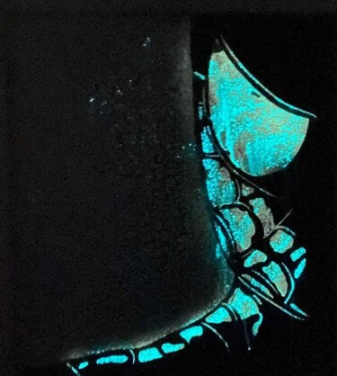 Painting titled "Spiderman glow in t…" by Mellys, Original Artwork, Spray paint Mounted on Wood Stretcher frame