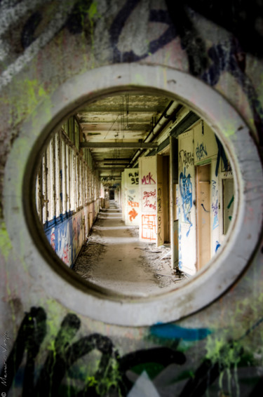 Fotografia intitolato "Le couloir du déses…" da Memario Vespa, Opera d'arte originale