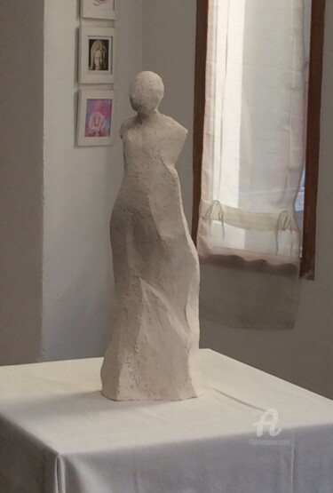 Sculpture intitulée "Élan de femme" par Meryem, Œuvre d'art originale, Terre cuite