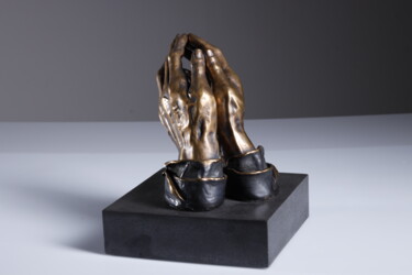 Γλυπτική με τίτλο "Praying HANDS" από Meryem Doğan, Αυθεντικά έργα τέχνης, Μπρούντζος