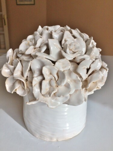Skulptur mit dem Titel "Fleurs en vase" von Meryl, Original-Kunstwerk, Keramik