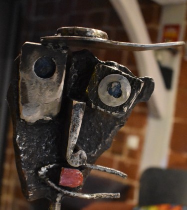 Sculpture titled "Mr Sourire" by Métalucubration, Original Artwork, Metals