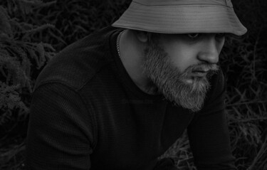 Фотография под названием "Portrait Of A Beard…" - Michael Lomiya, Подлинное произведение искусства, Манипулированная фотогра…