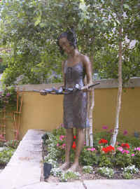 Skulptur mit dem Titel "Amanda" von Michail Constantine, Original-Kunstwerk