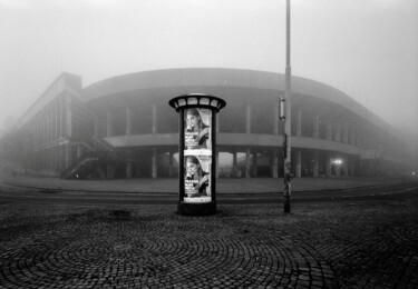 Fotografie mit dem Titel "Mlynska14" von Michal Vojkuvka, Original-Kunstwerk, Analog Fotografie