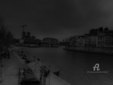 Photography titled "Les quais de Seine…" by Michel Babkine, Original Artwork, Digital Photography