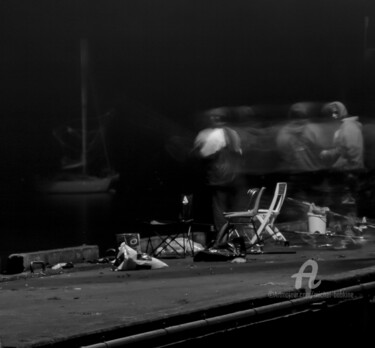 Photographie intitulée "Pêche de nuit, les…" par Michel Babkine, Œuvre d'art originale, Photographie numérique