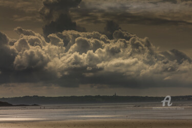 Fotografia intitolato "ciel nuageux sur Do…" da Michel Babkine, Opera d'arte originale, Fotografia digitale