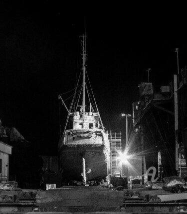 Fotografia intitolato "chantier naval" da Michel Babkine, Opera d'arte originale, Fotografia digitale
