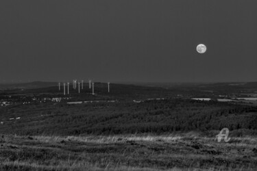 Photographie intitulée "Lever de lune" par Michel Babkine, Œuvre d'art originale, Photographie numérique