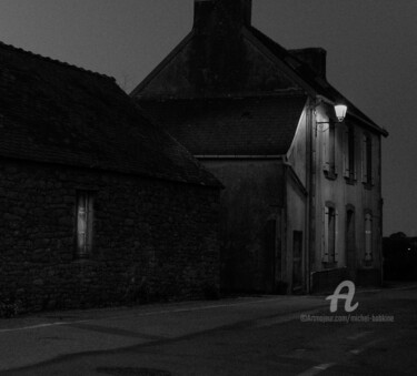 Photographie intitulée "Une silhouette à sa…" par Michel Babkine, Œuvre d'art originale, Photographie numérique