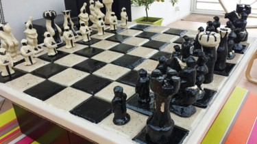 Sculpture intitulée "jeu d'échecs" par Mitch, Œuvre d'art originale, Bois