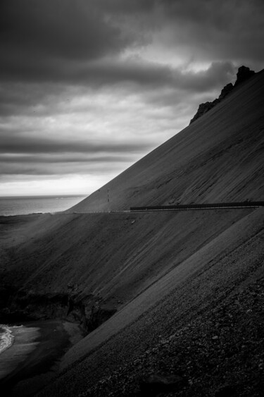 Photography titled "Noire Islande 3" by Michel Daumergue, Original Artwork, Non Manipulated Photography
