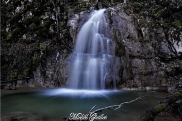 Photography titled "Cascade du Bugey" by Michel Guillet, Original Artwork, Non Manipulated Photography