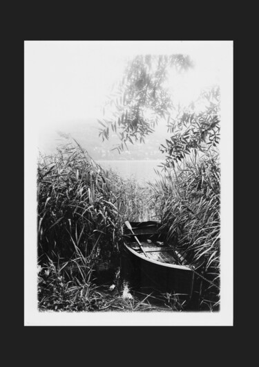 Photographie intitulée "La barque dans les…" par Michel Jegerlehner, Œuvre d'art originale, Photographie argentique