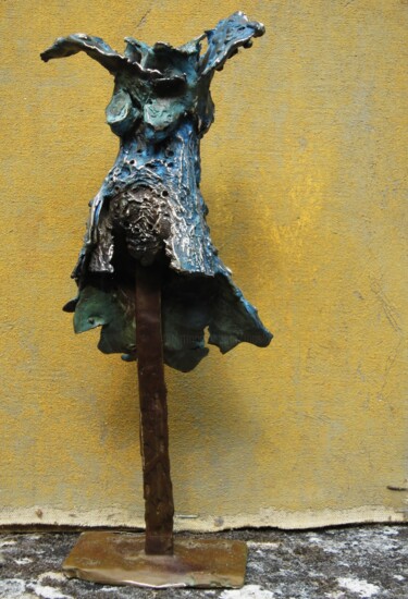 Sculpture titled "HAUTE COUTURE" by Michel Moskovtchenko, Original Artwork, Metals