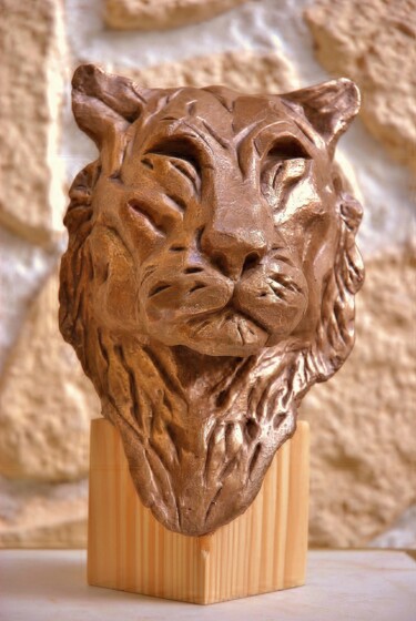 Sculpture titled "La Lionne" by Michel Rieb, Original Artwork, Clay