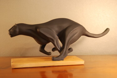 Escultura titulada "Panthere noire "La…" por Michel Rieb, Obra de arte original, Terracota