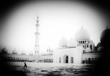 Photographie intitulée "Abou Dabhi Mosquée1" par Michel Spingler, Œuvre d'art originale, Photographie numérique